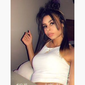 Meet your Posher, Alexis